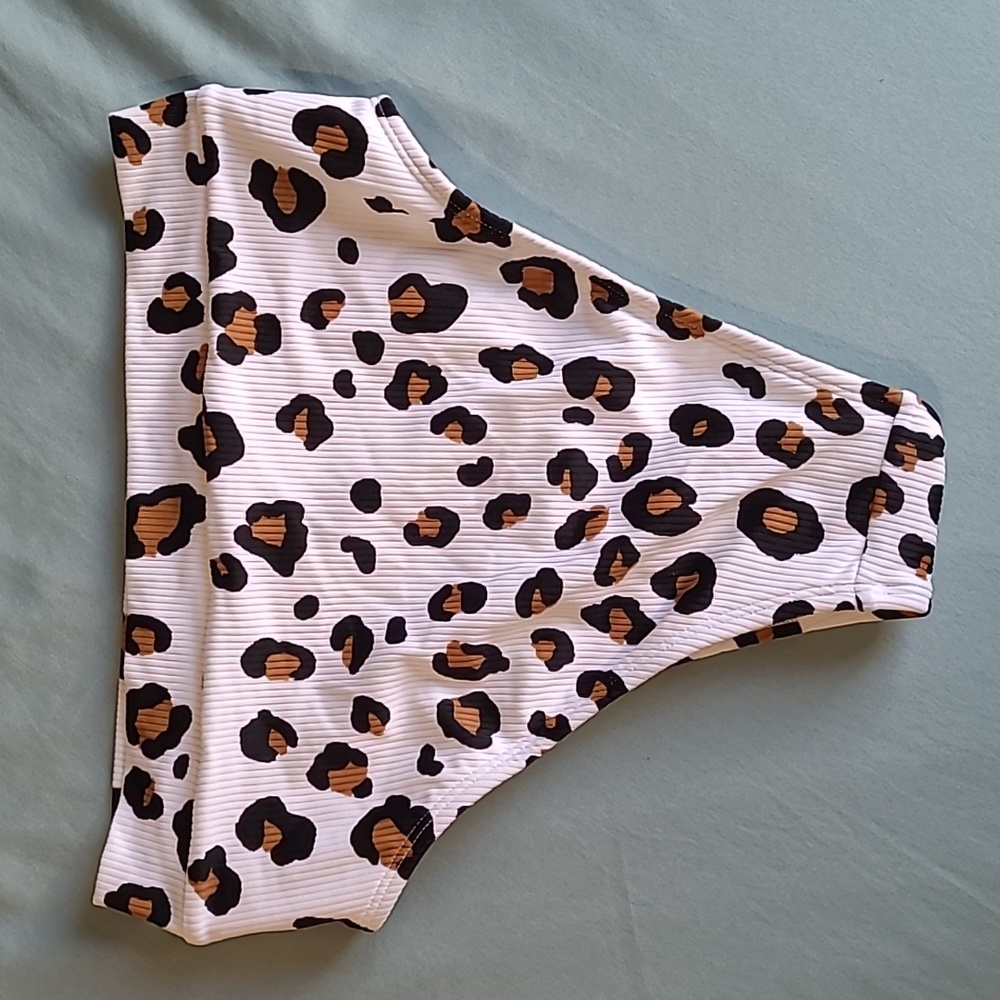 Ladies, new bikini bottom. Medium
